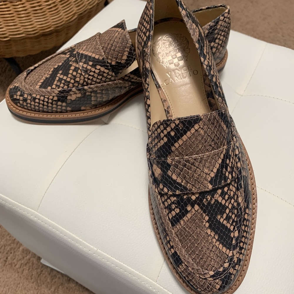 Vince Camuto women’s loafer